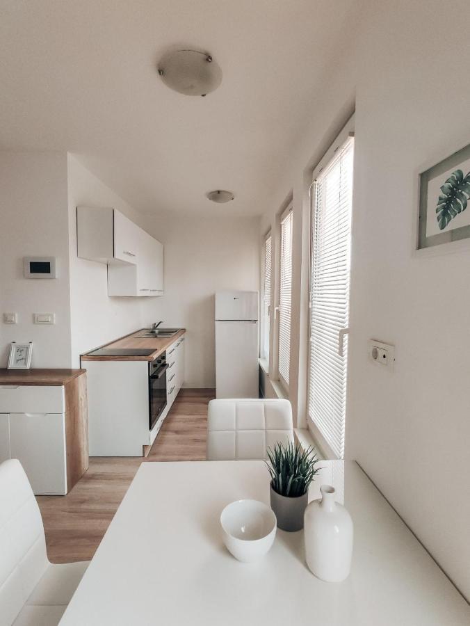Studio Apartment Sanya 류블랴나 외부 사진