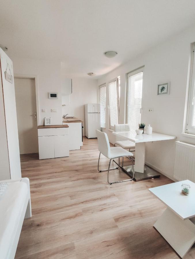 Studio Apartment Sanya 류블랴나 외부 사진
